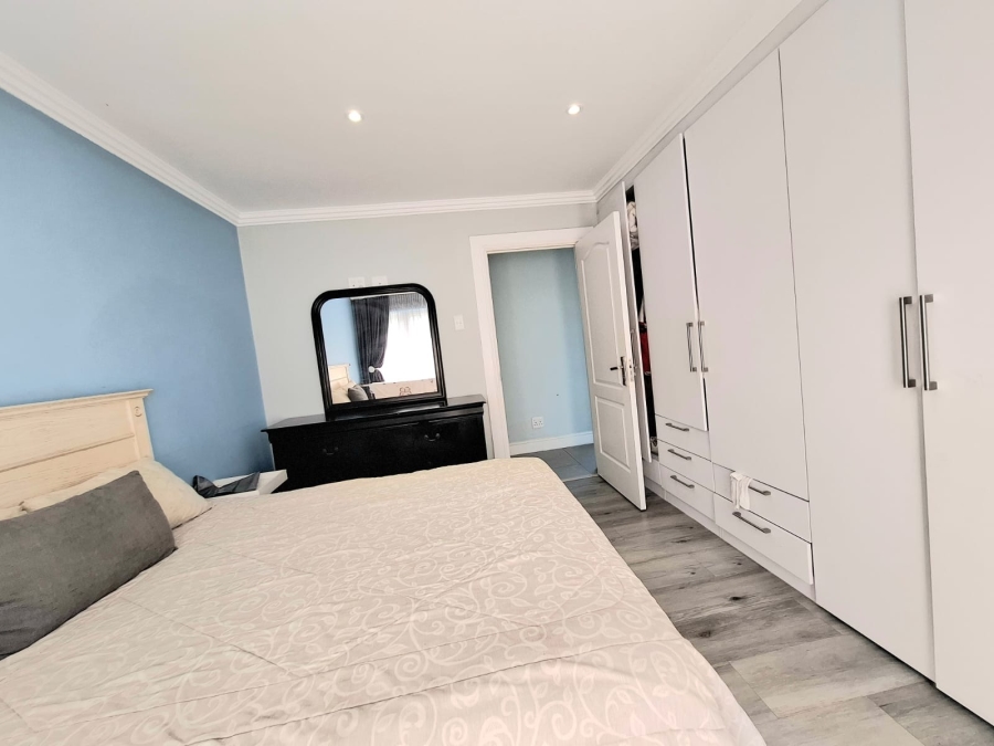 6 Bedroom Property for Sale in Beacon Bay Eastern Cape